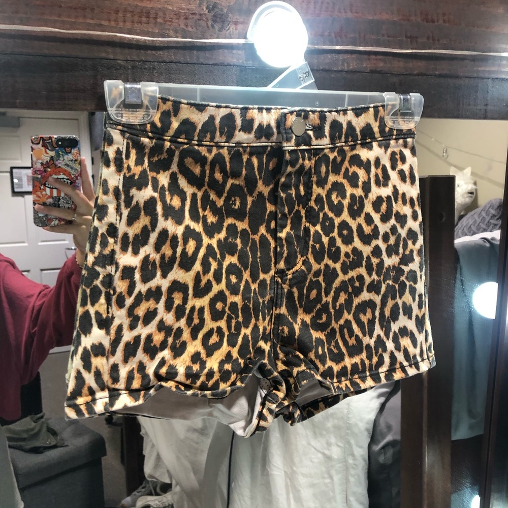 TOPSHOP cheetah stretchy jean shorts